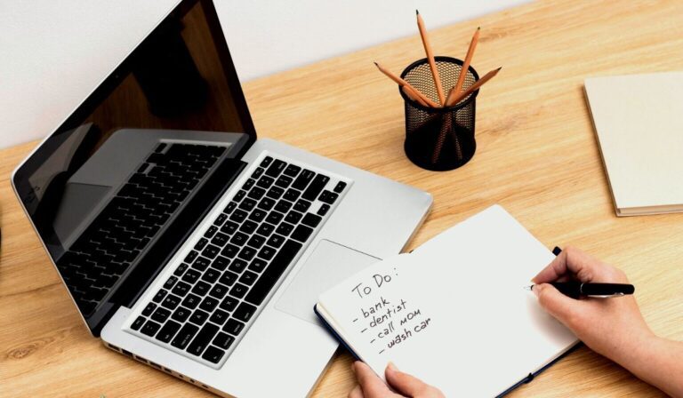 4 Reasons To Replace Notepad With A More Advanced Text Editor